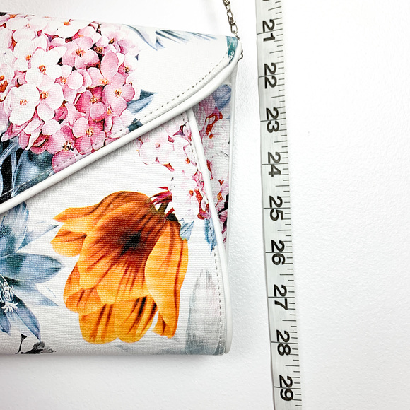 NWT White & Bright Floral Shoulder Bag with Silver Chain Strap - Picture 5 of 13